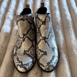 Snakeskin Pattern Ankle Boots